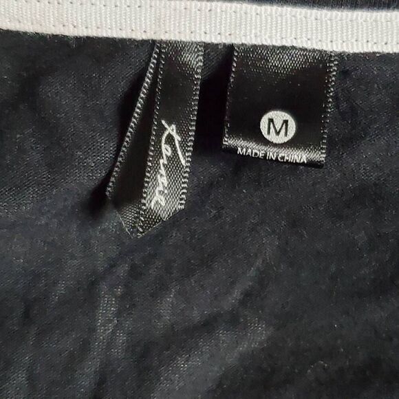 Black Sheer Hem Layered Short Sleeve Tunic Size M (Made to Make You Feel Pretty) - Picture 7 of 8